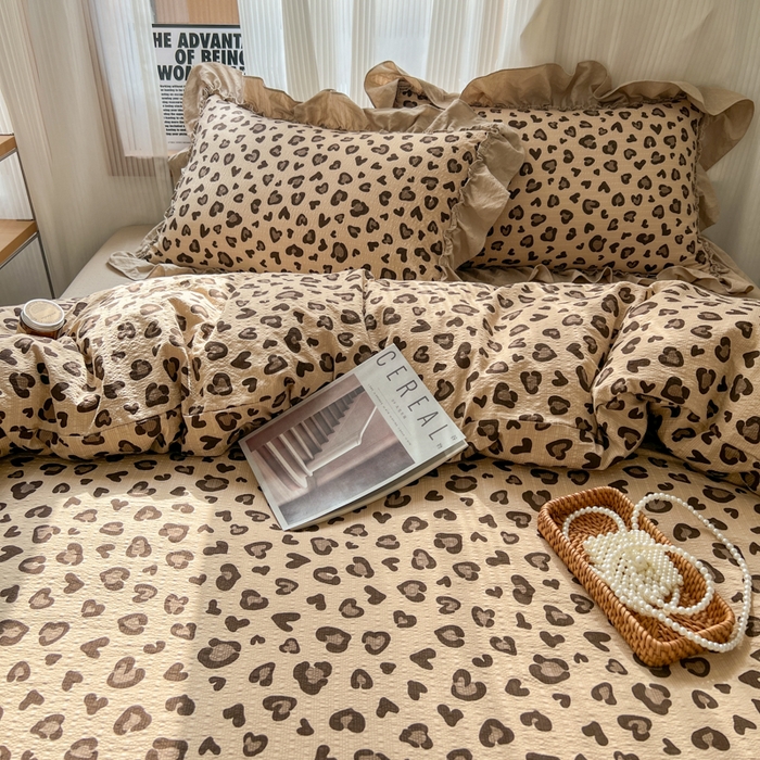 91家纺网 家纺一手货源 找家纺 2026新款泡芙纱花边四件套 咖豹纹