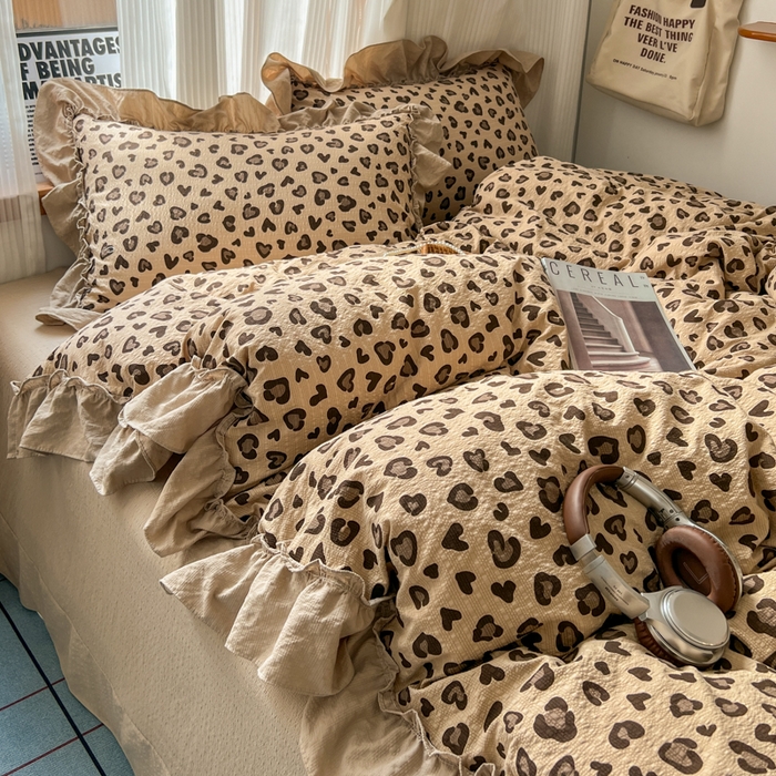 91家纺网 家纺一手货源 找家纺 2026新款泡芙纱花边四件套 咖豹纹