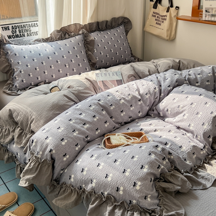 91家纺网 家纺一手货源 找家纺 2026新款泡芙纱花边四件套 灰樱桃