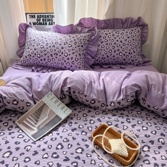 91家纺网 家纺一手货源 找家纺 2026新款泡芙纱花边四件套 紫豹纹