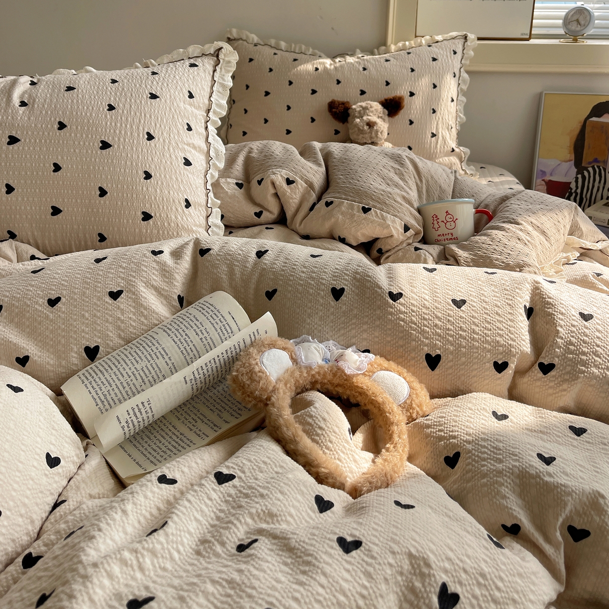 91家纺网 家纺一手货源 找家纺 2026新款泡芙纱床盖四件套 咖爱心