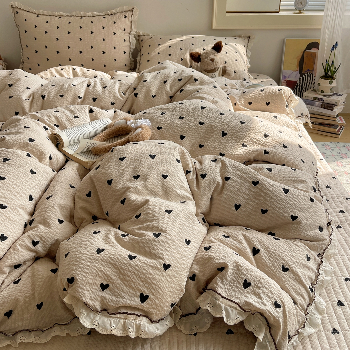 91家纺网 家纺一手货源 找家纺 2026新款泡芙纱床盖四件套 咖爱心