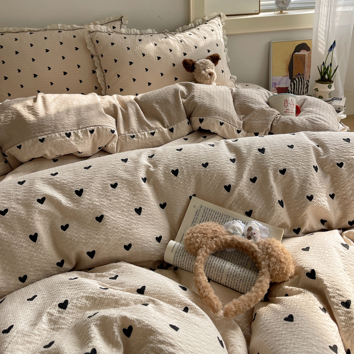 91家纺网 家纺一手货源 找家纺 2026新款泡芙纱床盖四件套 咖爱心