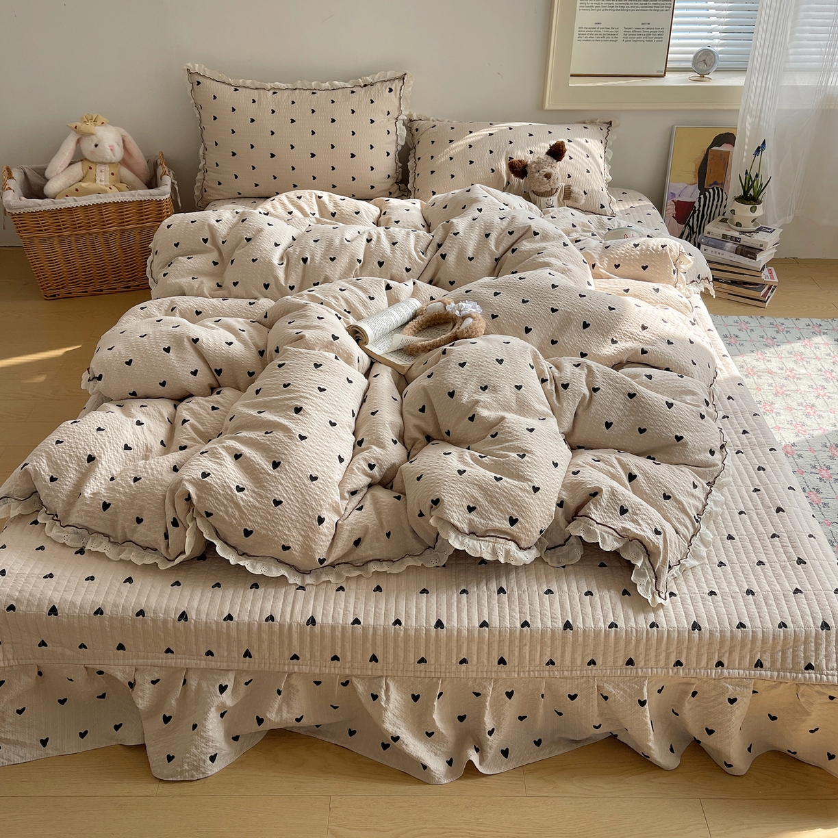 91家纺网 家纺一手货源 找家纺 2026新款泡芙纱床盖四件套 咖爱心