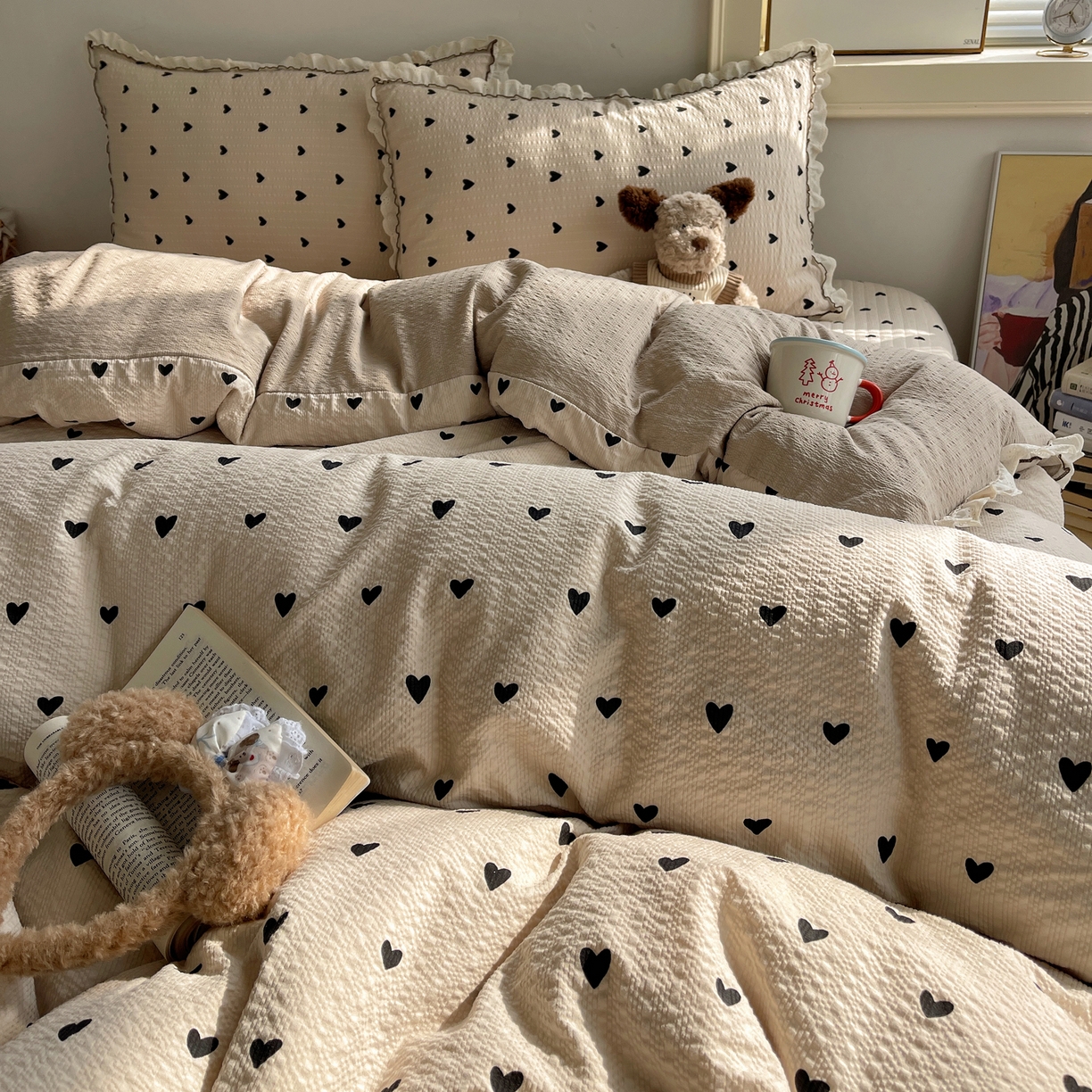 91家纺网 家纺一手货源 找家纺 2026新款泡芙纱床盖四件套 咖爱心