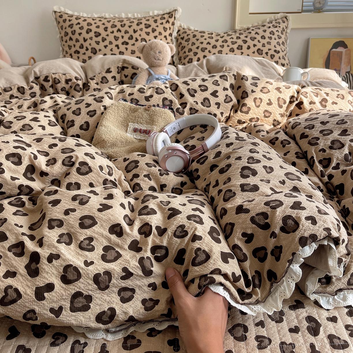 91家纺网 家纺一手货源 找家纺 2026新款泡芙纱床盖四件套 咖豹纹