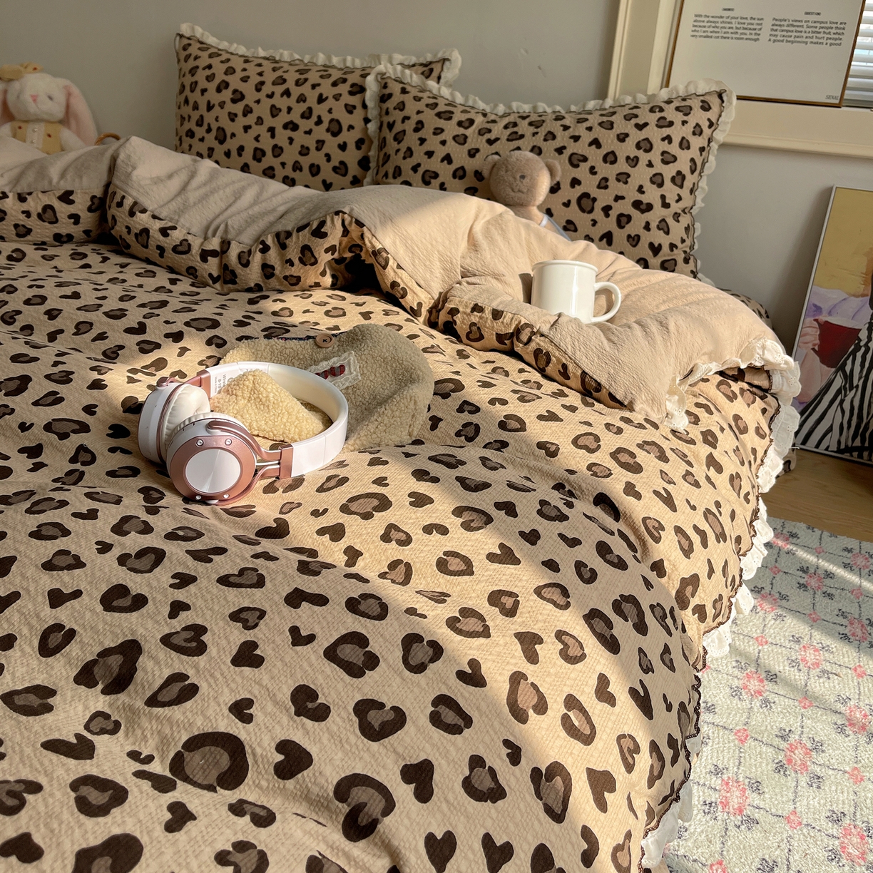 91家纺网 家纺一手货源 找家纺 2026新款泡芙纱床盖四件套 咖豹纹