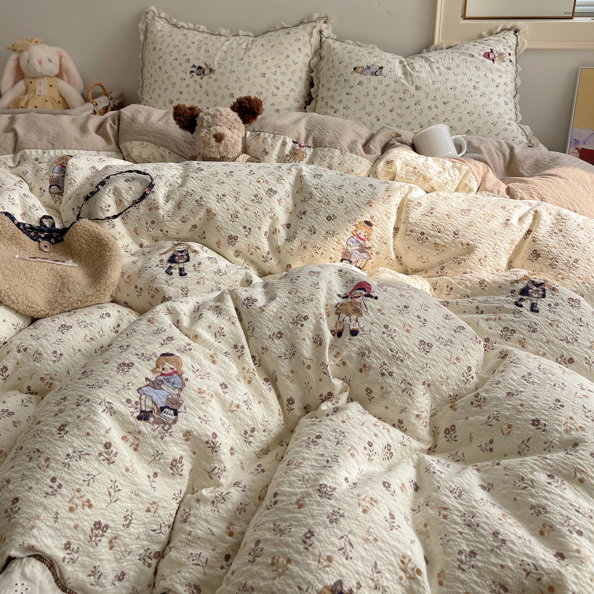 91家纺网 家纺一手货源 找家纺 2026新款泡芙纱床盖四件套 小女孩