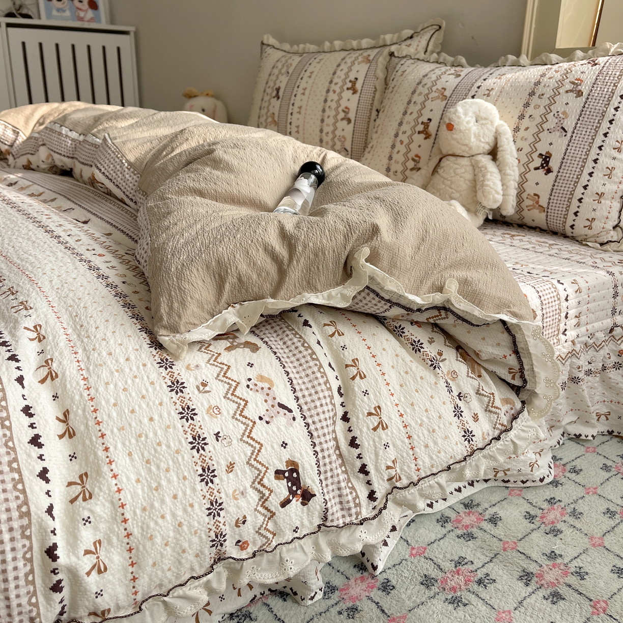 91家纺网 家纺一手货源 找家纺 2026新款泡芙纱床盖四件套 摇摇马