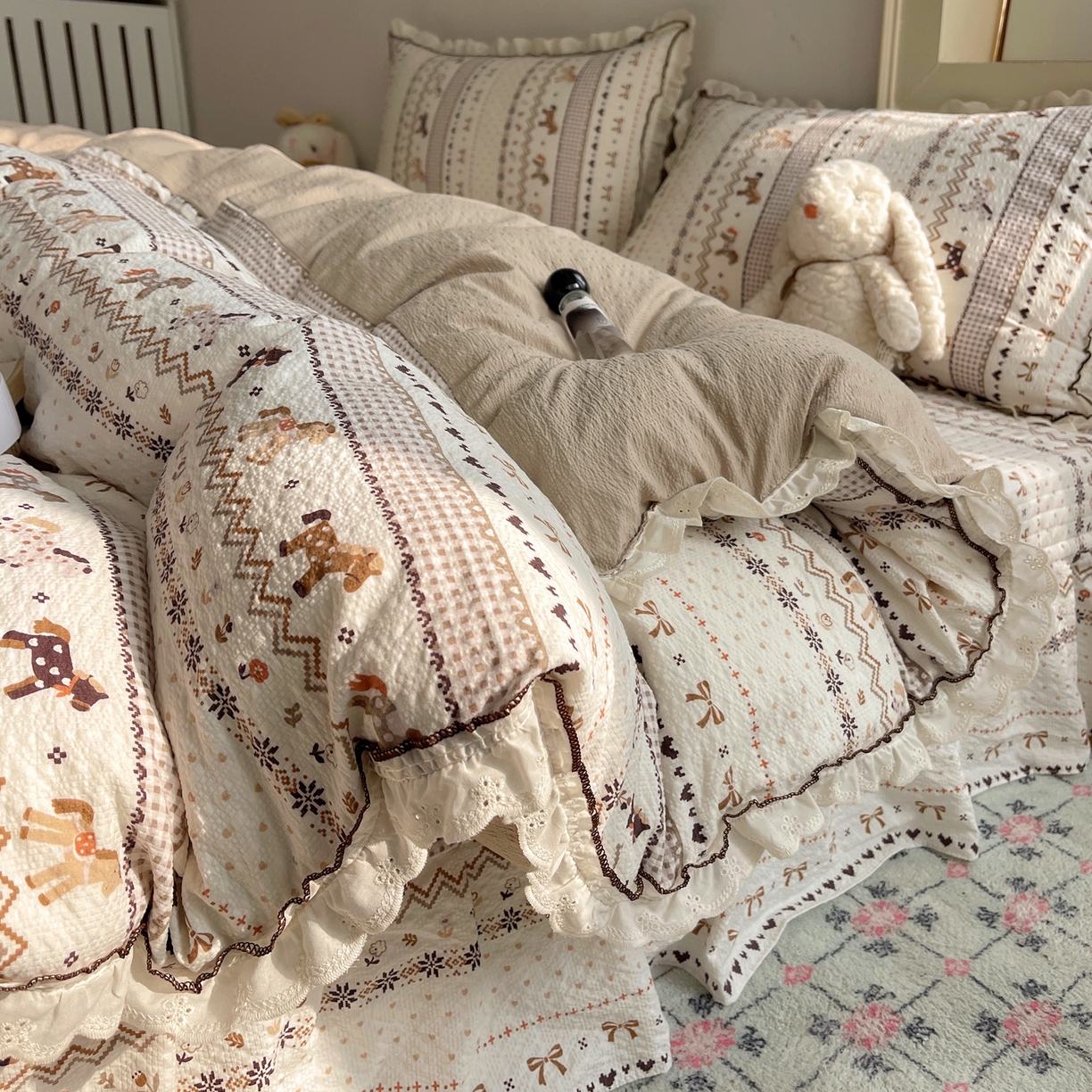 91家纺网 家纺一手货源 找家纺 2026新款泡芙纱床盖四件套 摇摇马