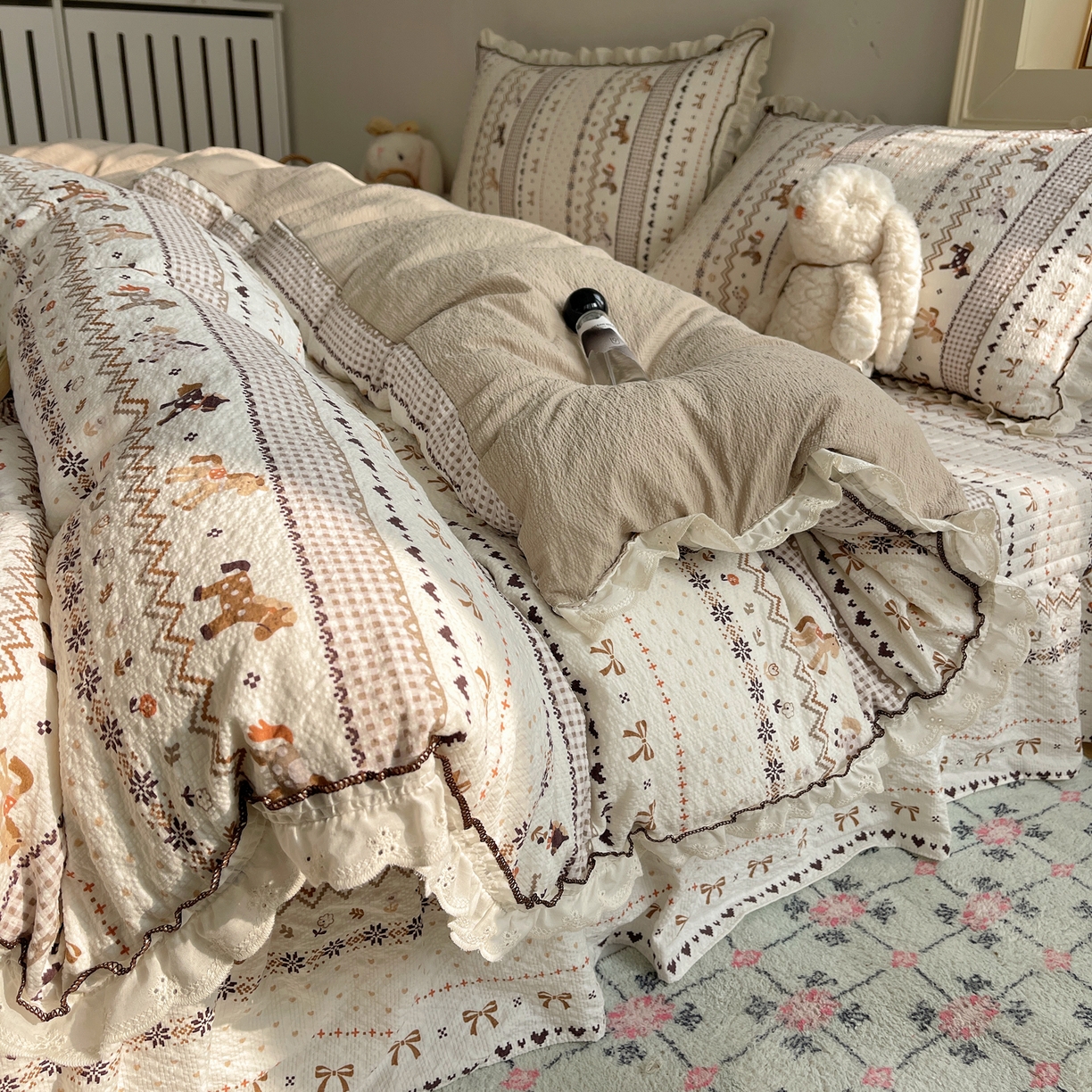 91家纺网 家纺一手货源 找家纺 2026新款泡芙纱床盖四件套 摇摇马