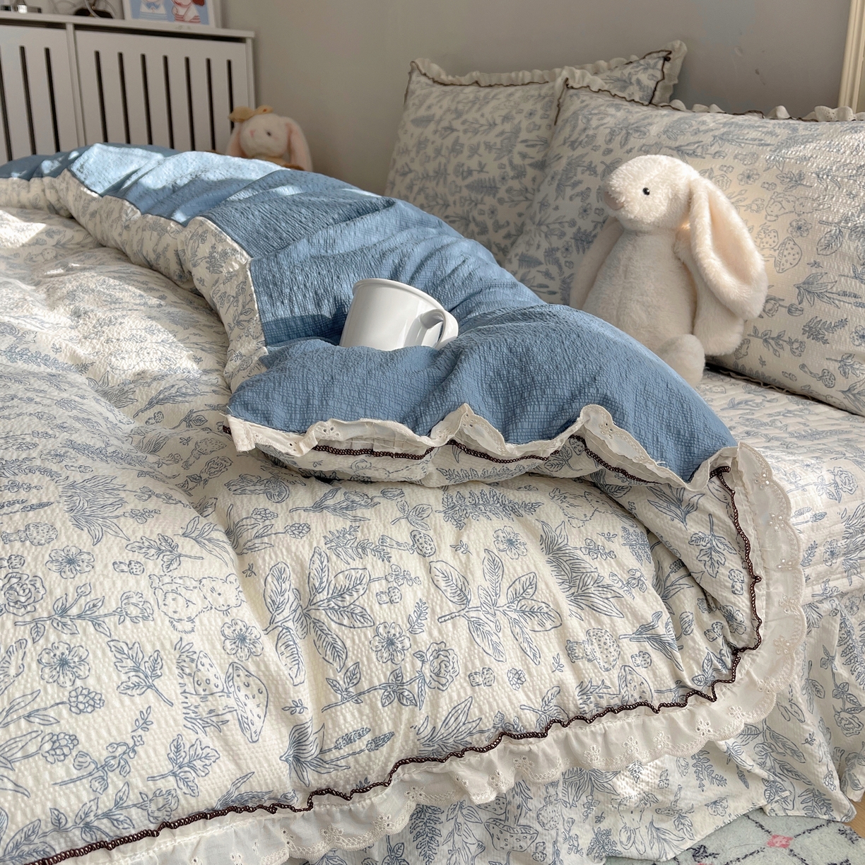 91家纺网 家纺一手货源 找家纺 2026新款泡芙纱床盖四件套 花花