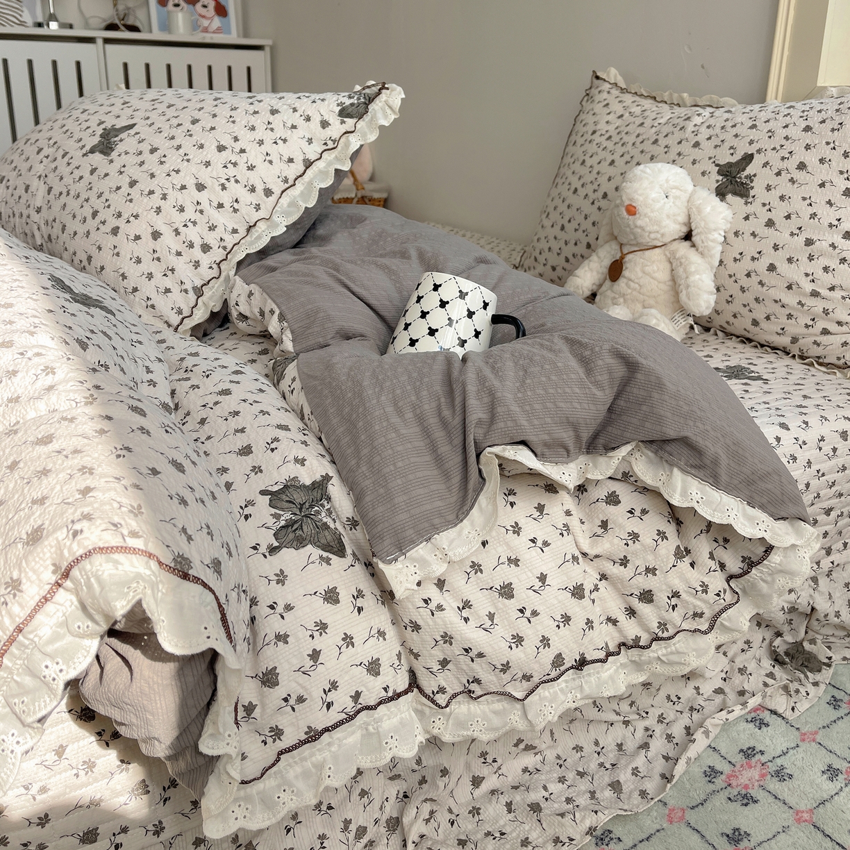 91家纺网 家纺一手货源 找家纺 2026新款泡芙纱床盖四件套 蝶舞