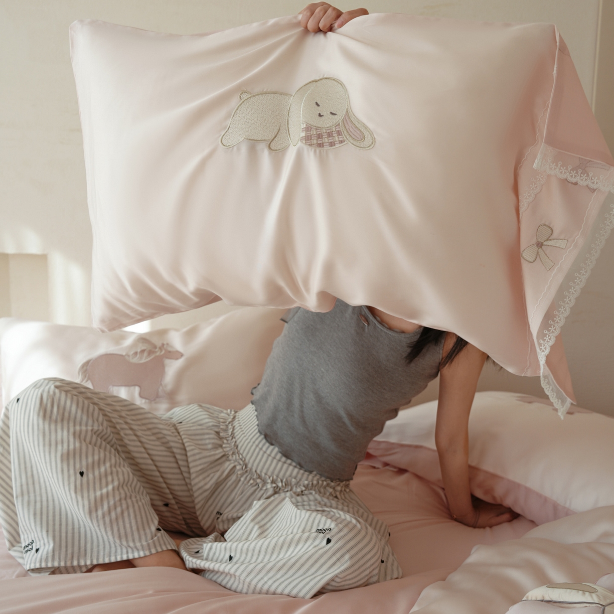 91家纺网 家纺一手货源 找家纺 简纯主义 2026新款莱赛尔纤维天丝刺绣绣花四件套以梦为马 以梦为马粉