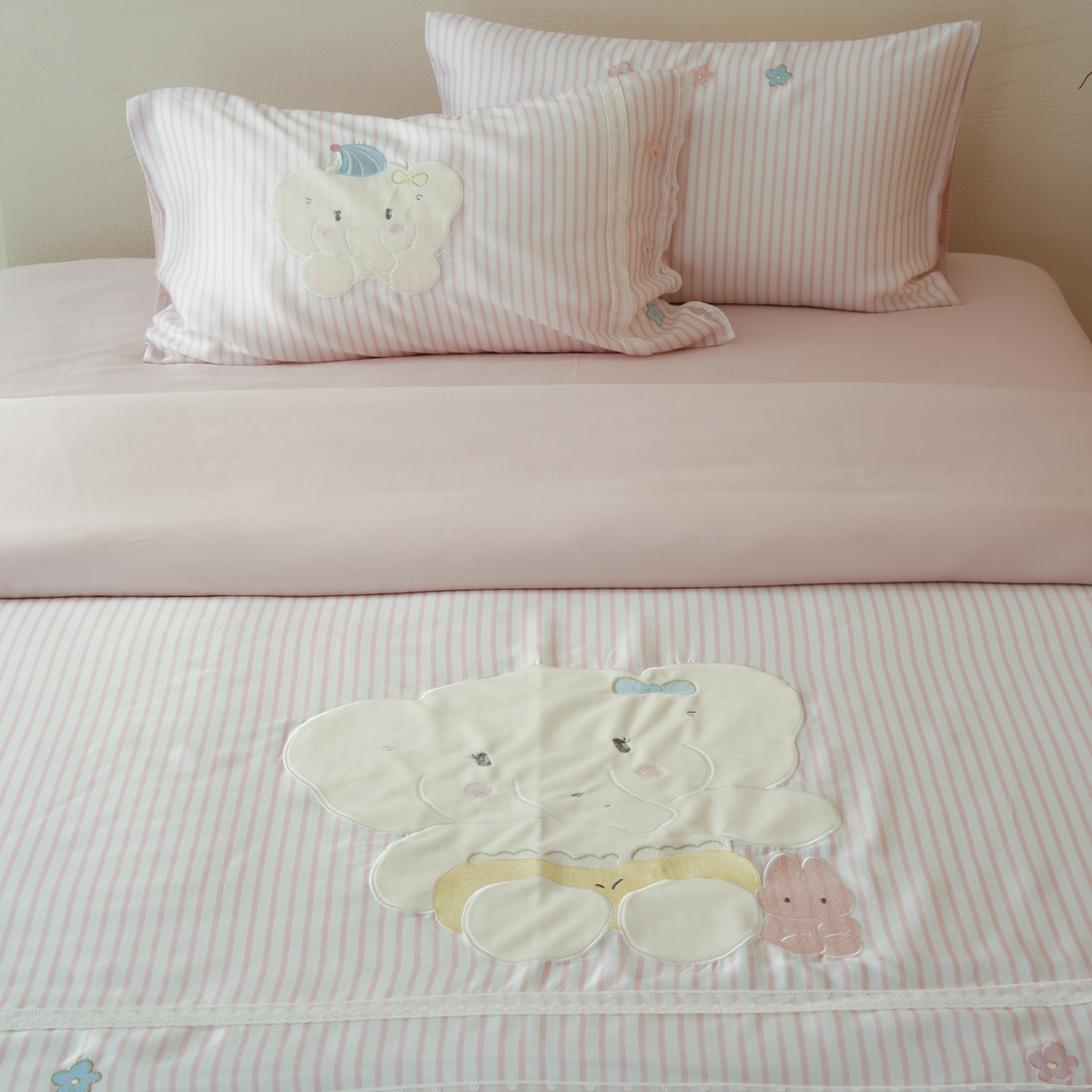 91家纺网 家纺一手货源 找家纺 （总）简纯主义 2026新款莱赛尔纤维天丝刺绣绣花四件套象北北