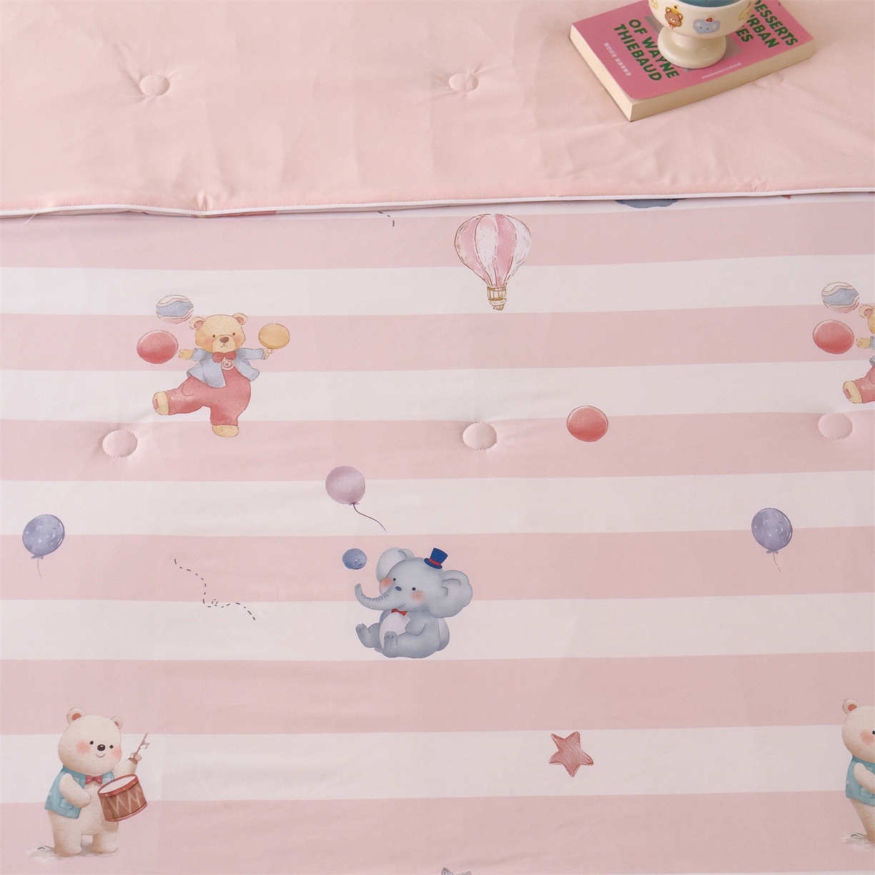 91家纺网 家纺一手货源 找家纺 岚司羽 2026新款卡通锦氨凉感夏被系列 萌宠派对 -粉