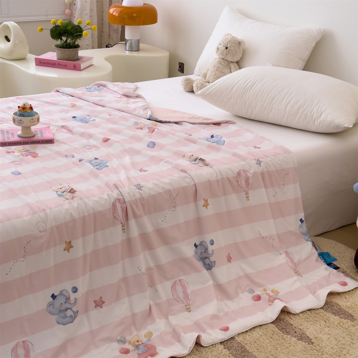 91家纺网 家纺一手货源 找家纺 岚司羽 2026新款卡通锦氨凉感夏被系列 萌宠派对 -粉