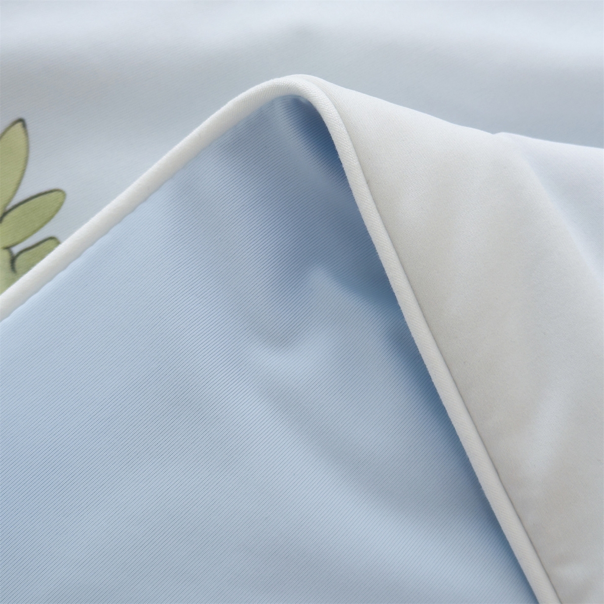 91家纺网 家纺一手货源 找家纺 岚司羽 2026新款卡通锦氨凉感夏被系列 音乐树屋