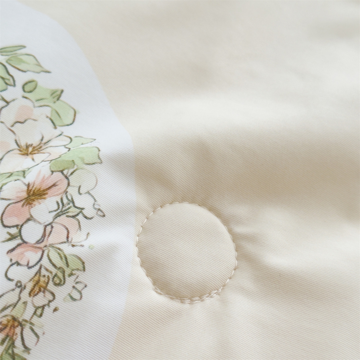 91家纺网 家纺一手货源 找家纺 岚司羽 2026新款卡通锦氨凉感夏被系列 跳跳花园兔