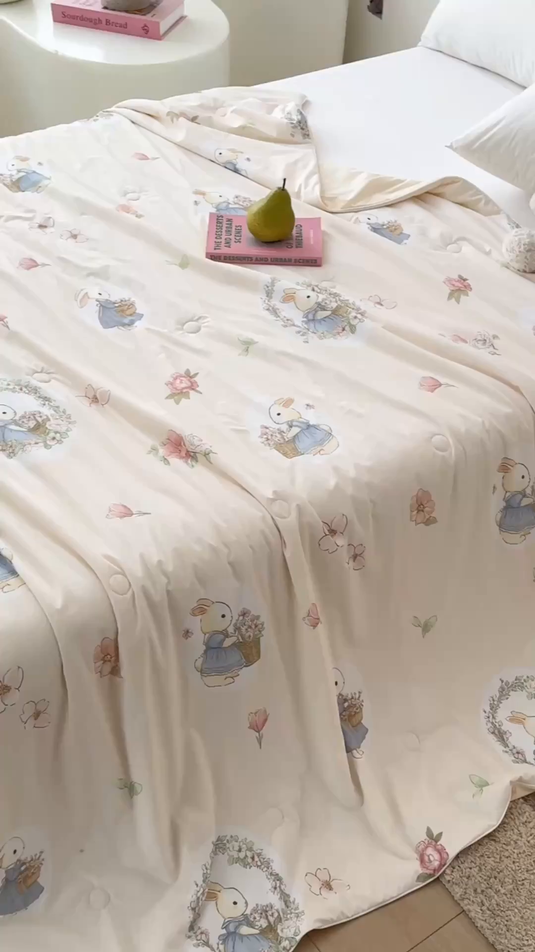 91家纺网 家纺一手货源 找家纺 岚司羽 2026新款卡通锦氨凉感夏被系列 跳跳花园兔