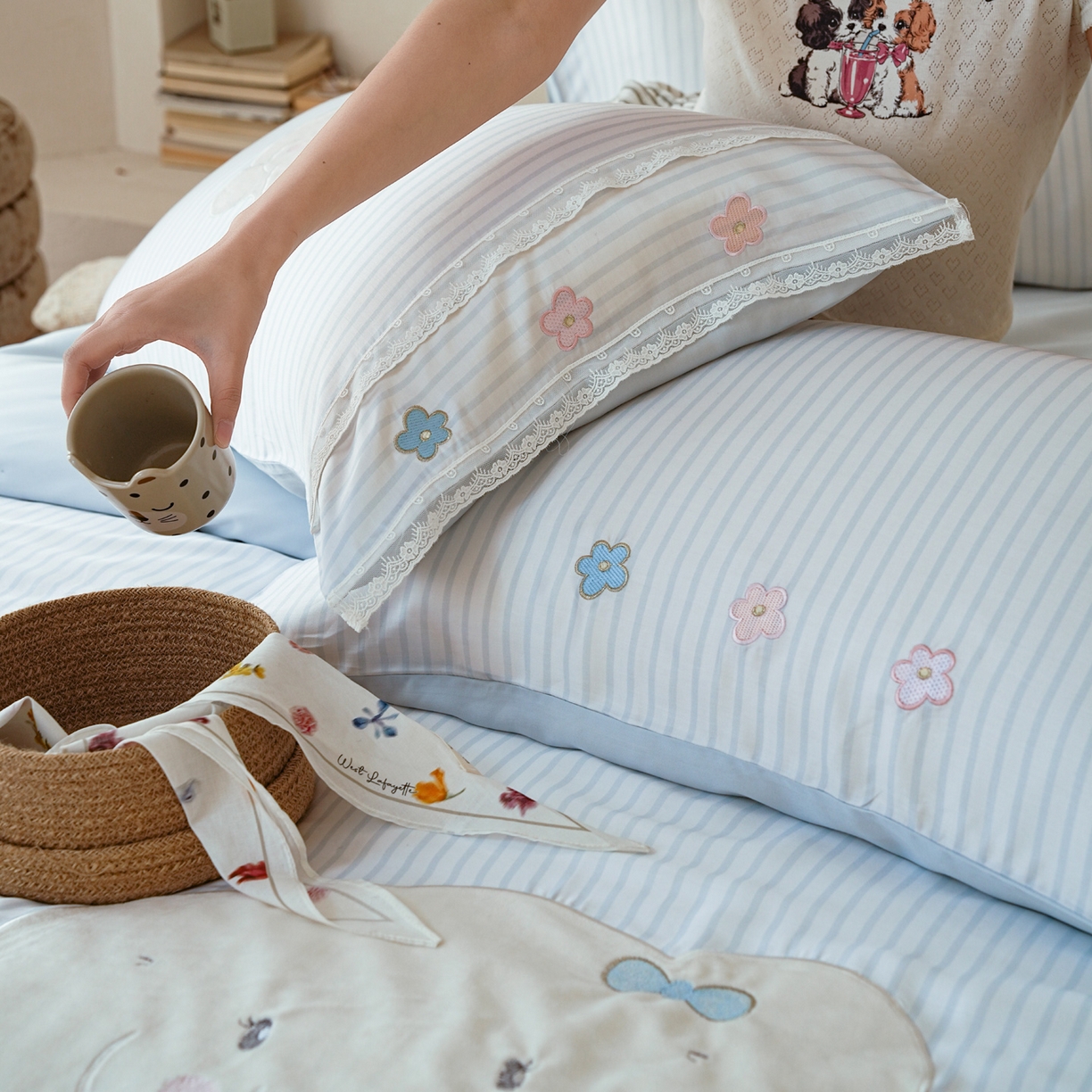 91家纺网 家纺一手货源 找家纺 简纯主义 2026新款莱赛尔纤维天丝刺绣绣花四件套象北北 象北北-蓝