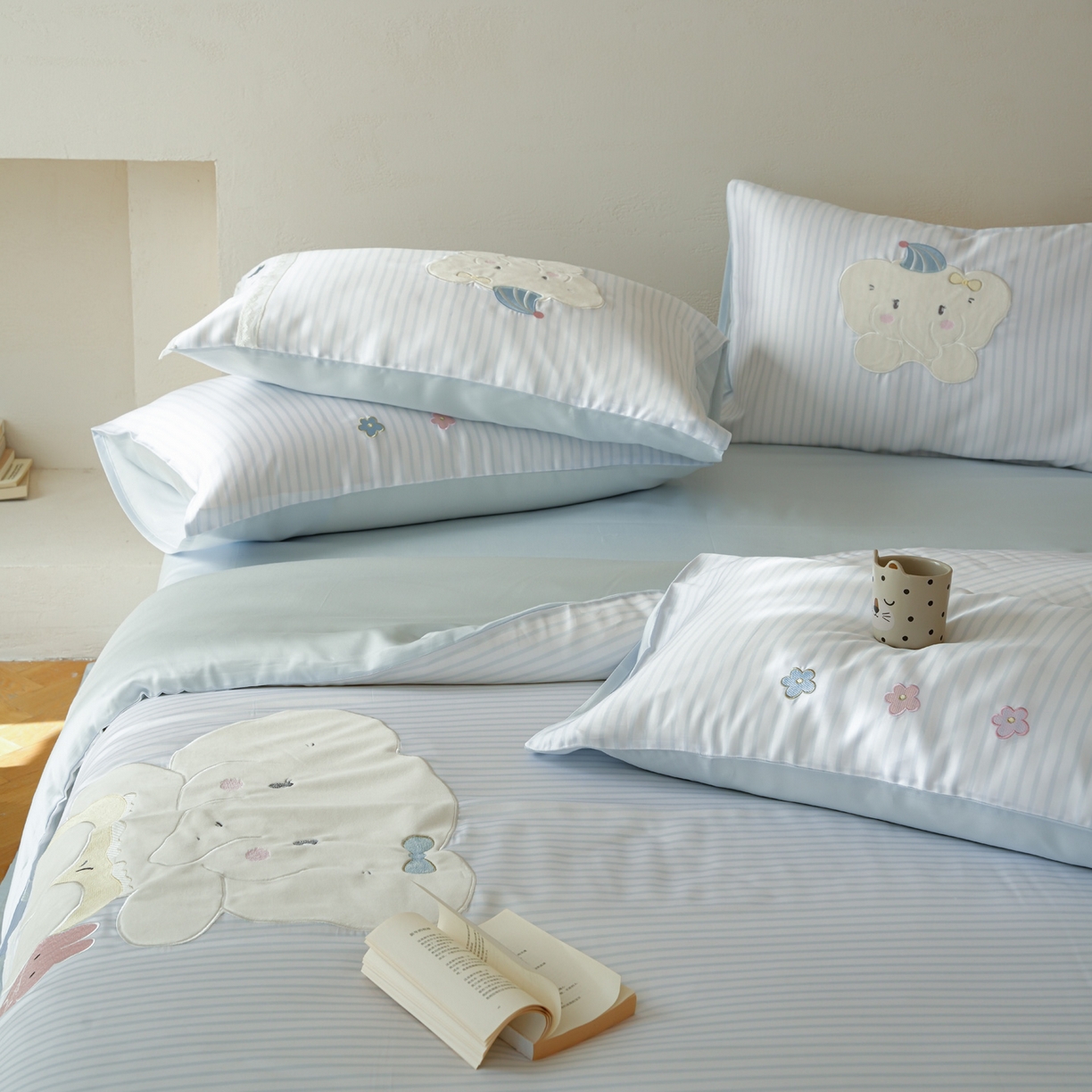 91家纺网 家纺一手货源 找家纺 简纯主义 2026新款莱赛尔纤维天丝刺绣绣花四件套象北北 象北北-蓝