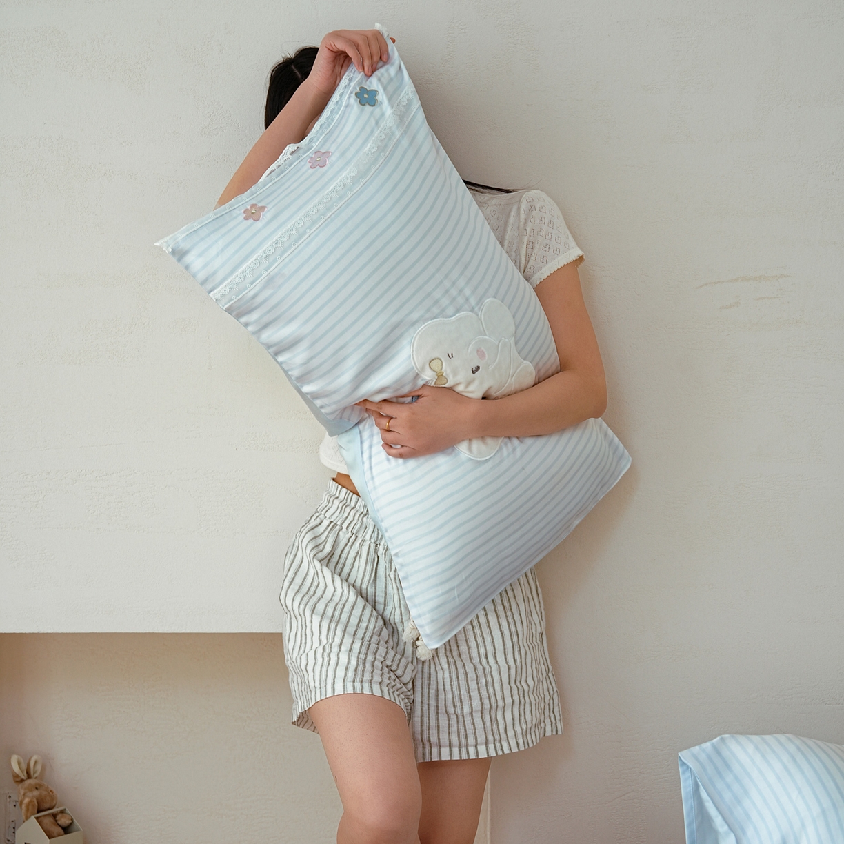 91家纺网 家纺一手货源 找家纺 简纯主义 2026新款莱赛尔纤维天丝刺绣绣花四件套象北北 象北北-蓝