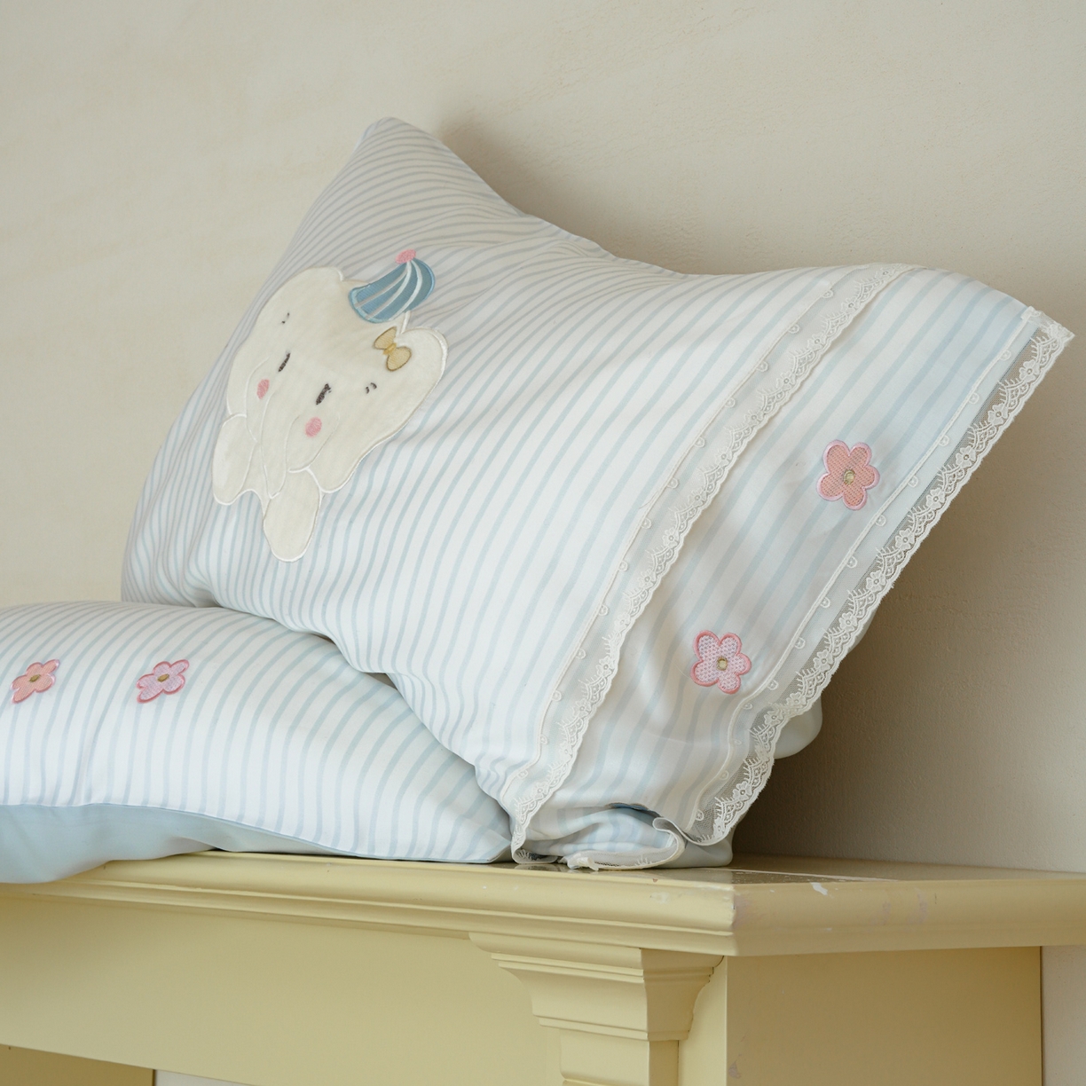 91家纺网 家纺一手货源 找家纺 简纯主义 2026新款莱赛尔纤维天丝刺绣绣花四件套象北北 象北北-蓝