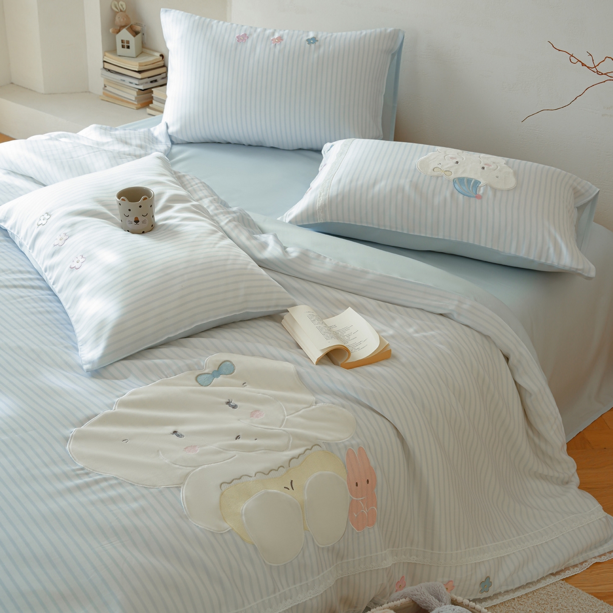 91家纺网 家纺一手货源 找家纺 简纯主义 2026新款莱赛尔纤维天丝刺绣绣花四件套象北北 象北北-蓝