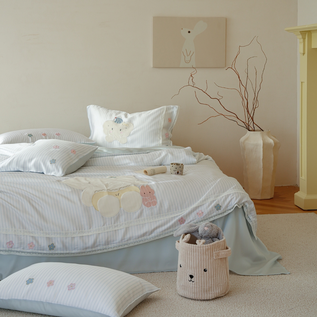 91家纺网 家纺一手货源 找家纺 简纯主义 2026新款莱赛尔纤维天丝刺绣绣花四件套象北北 象北北-蓝