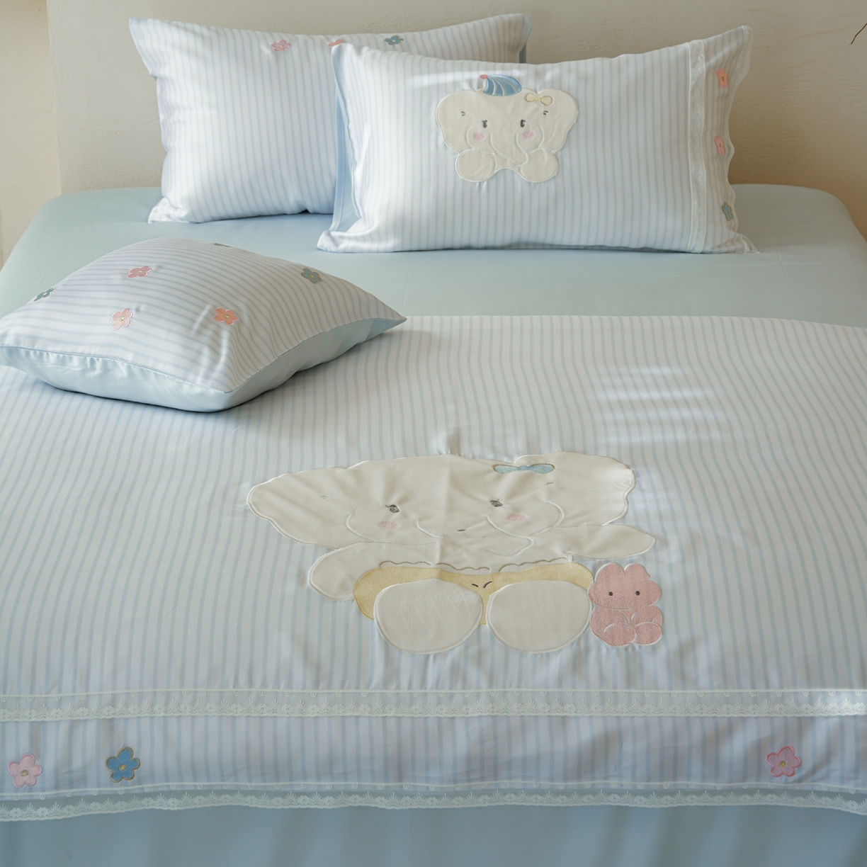 91家纺网 家纺一手货源 找家纺 简纯主义 2026新款莱赛尔纤维天丝刺绣绣花四件套象北北 象北北-蓝