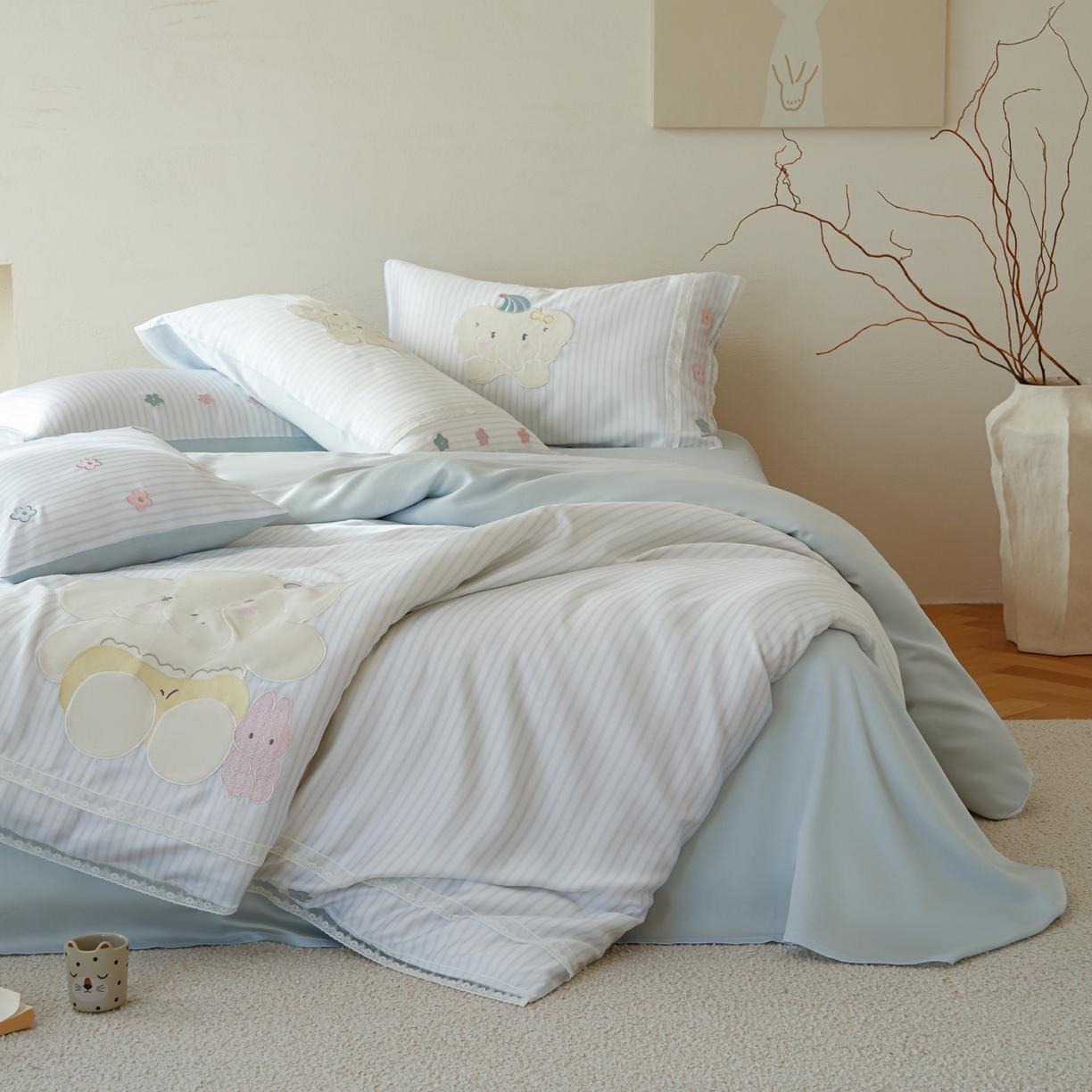 91家纺网 家纺一手货源 找家纺 简纯主义 2026新款莱赛尔纤维天丝刺绣绣花四件套象北北 象北北-蓝