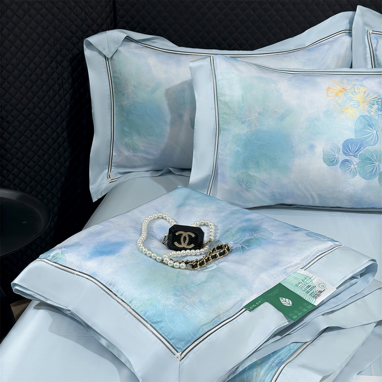 91家纺网 家纺一手货源 找家纺 岚司羽 2026春夏新款60天丝夏被四件套夏凉被空调被系列 碧玉夏荷