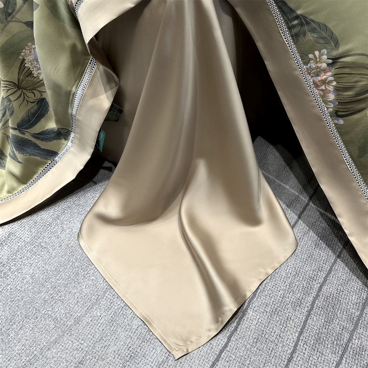 91家纺网 家纺一手货源 找家纺 岚司羽 2026春夏新款60天丝夏被四件套夏凉被空调被系列 光年