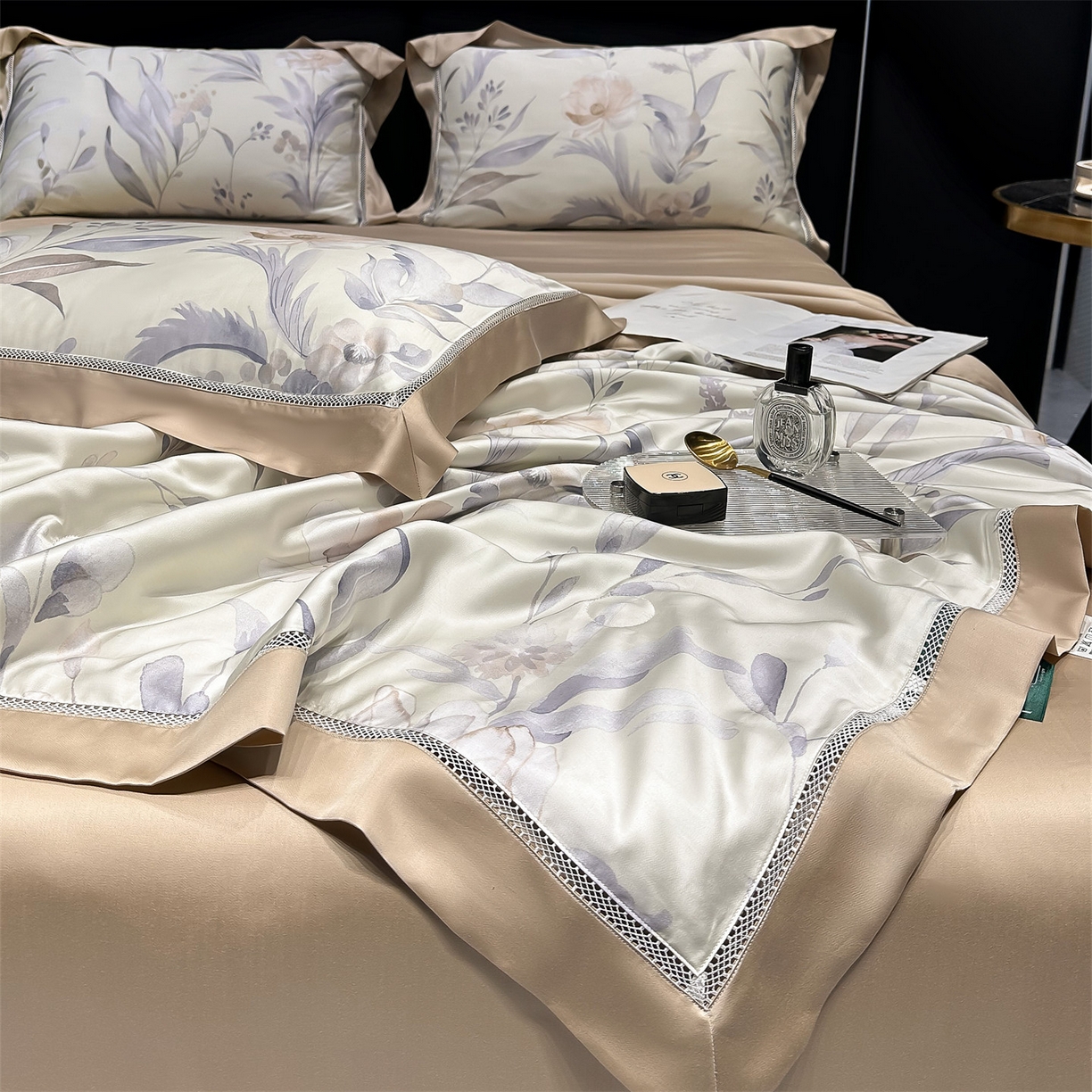 91家纺网 家纺一手货源 找家纺 岚司羽 2026春夏新款60天丝夏被四件套夏凉被空调被系列 苏菲儿