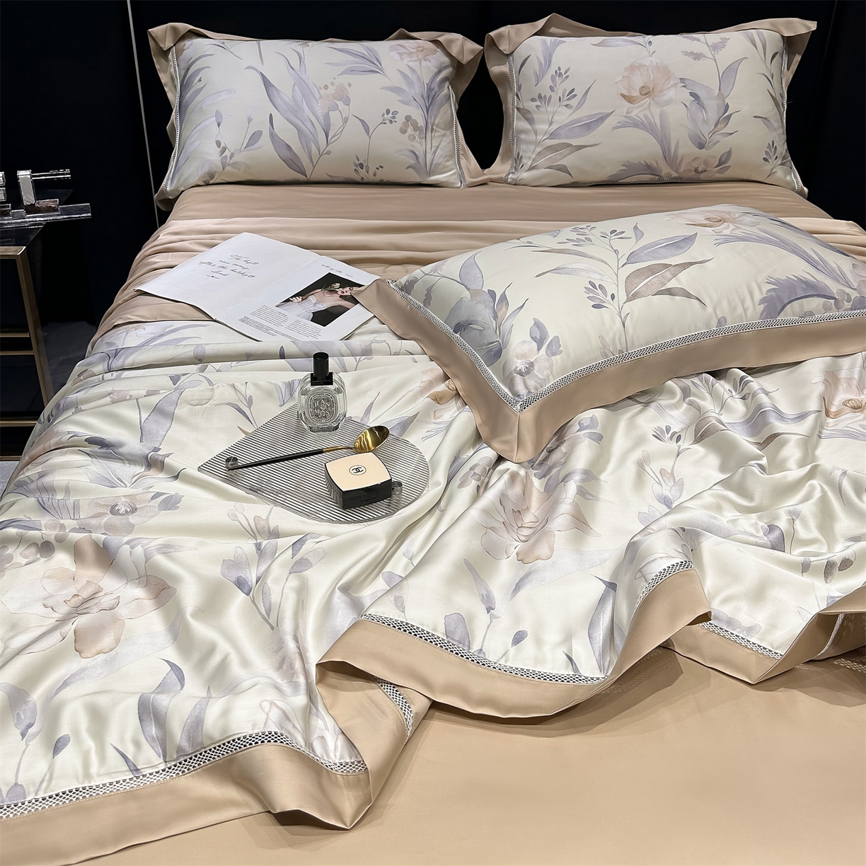 91家纺网 家纺一手货源 找家纺 岚司羽 2026春夏新款60天丝夏被四件套夏凉被空调被系列 苏菲儿