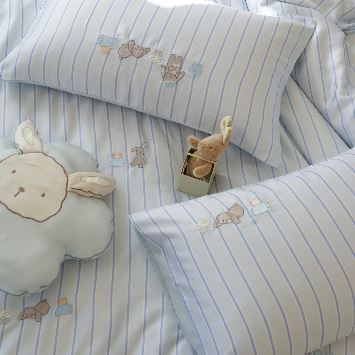 91家纺网 家纺一手货源 找家纺 简纯主义 2026新款莱赛尔纤维天丝刺绣绣花四件套眠眠兔 眠眠兔-蓝