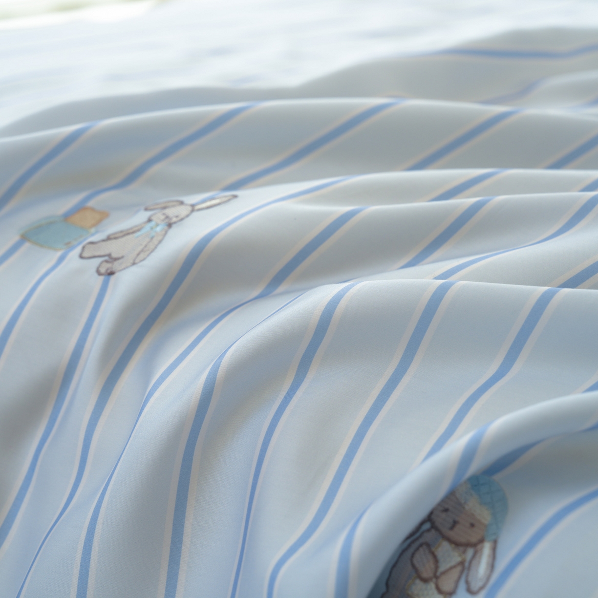 91家纺网 家纺一手货源 找家纺 简纯主义 2026新款莱赛尔纤维天丝刺绣绣花四件套眠眠兔 眠眠兔-蓝