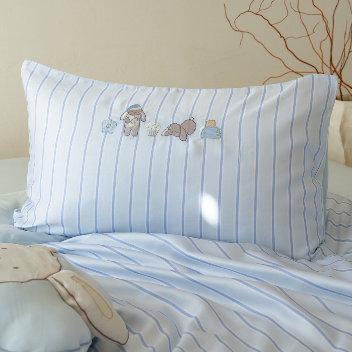 91家纺网 家纺一手货源 找家纺 简纯主义 2026新款莱赛尔纤维天丝刺绣绣花四件套眠眠兔 眠眠兔-蓝