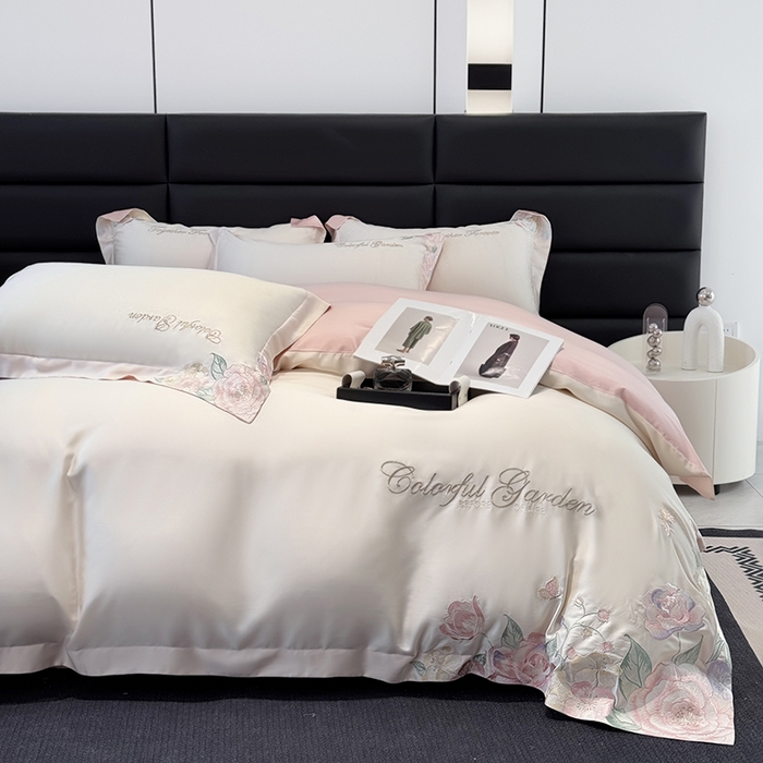 91家纺网 家纺一手货源 找家纺 润锦云 2026新款时髦A类精品刺绣四件套 奶昔白-粉