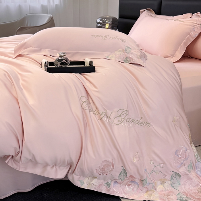 91家纺网 家纺一手货源 找家纺 润锦云 2026新款时髦A类精品刺绣四件套 樱花粉