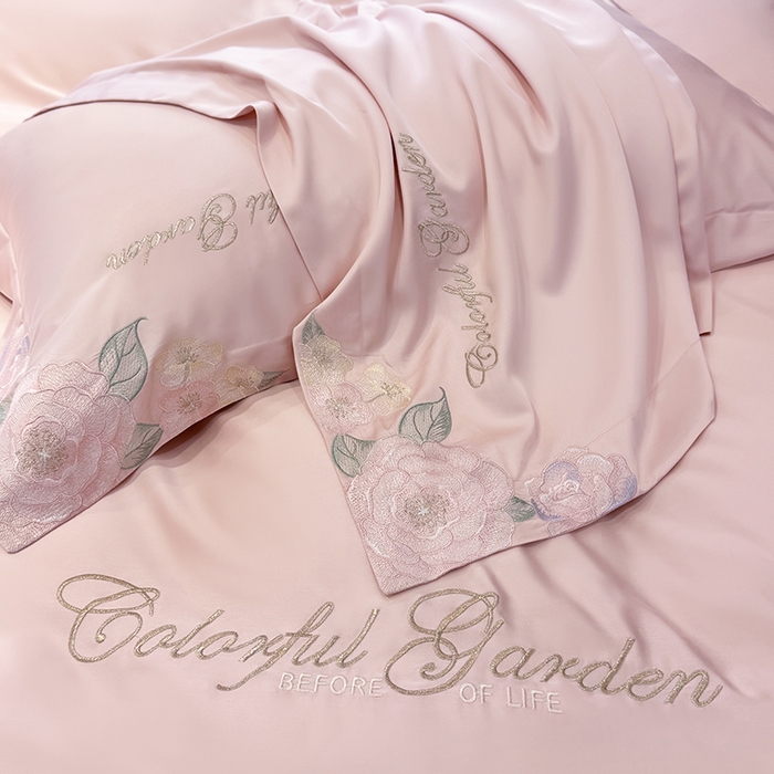 91家纺网 家纺一手货源 找家纺 润锦云 2026新款时髦A类精品刺绣四件套 樱花粉