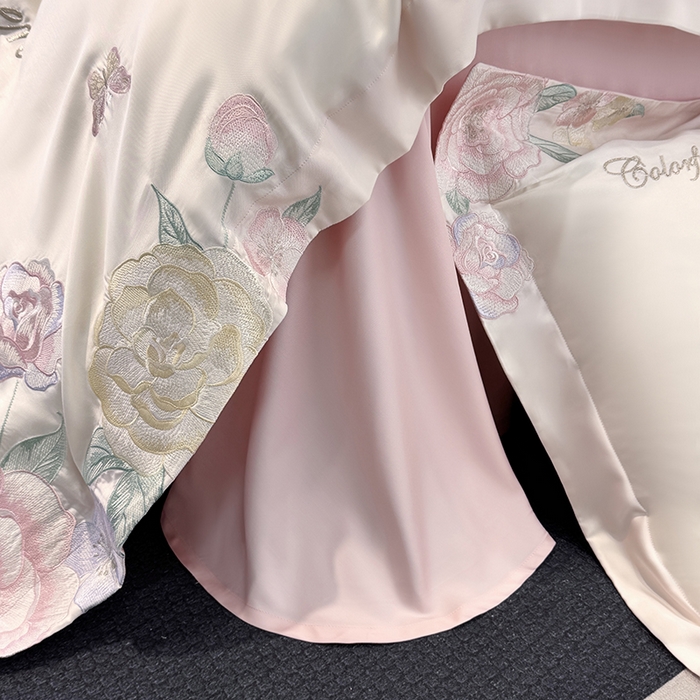 91家纺网 家纺一手货源 找家纺 润锦云 2026新款时髦A类精品刺绣四件套 奶昔白-粉