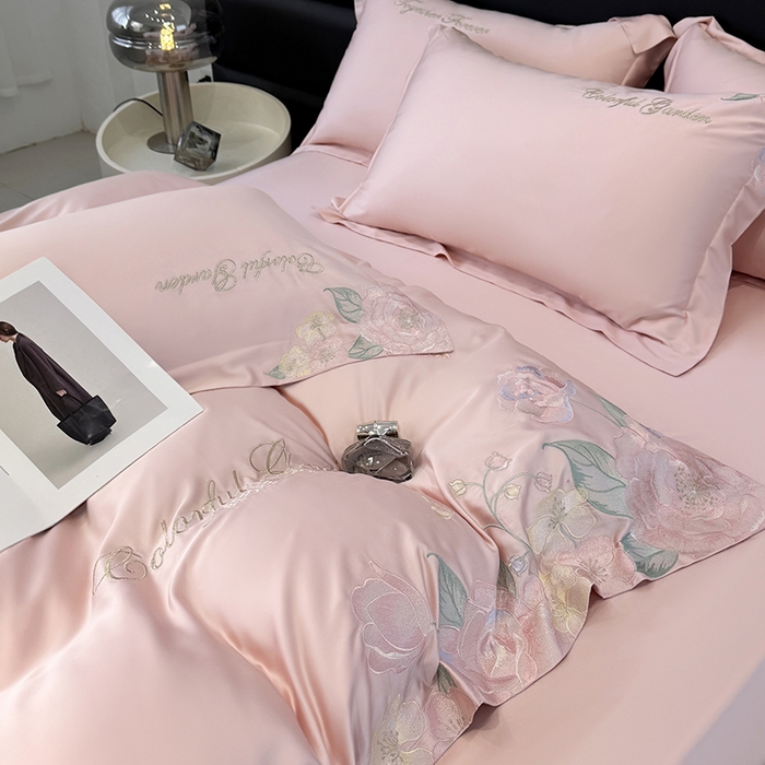 91家纺网 家纺一手货源 找家纺 润锦云 2026新款时髦A类精品刺绣四件套 樱花粉