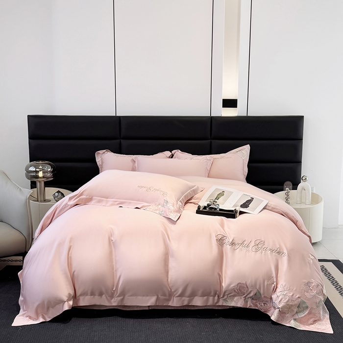 91家纺网 家纺一手货源 找家纺 润锦云 2026新款时髦A类精品刺绣四件套 樱花粉