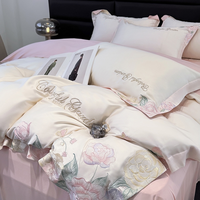 91家纺网 家纺一手货源 找家纺 润锦云 2026新款时髦A类精品刺绣四件套 奶昔白-粉