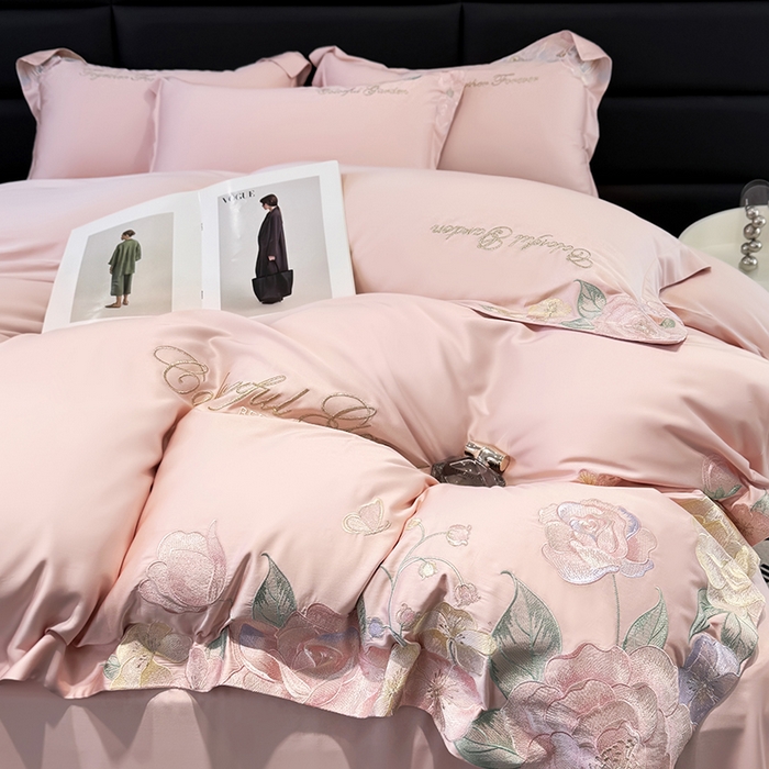 91家纺网 家纺一手货源 找家纺 润锦云 2026新款时髦A类精品刺绣四件套 樱花粉