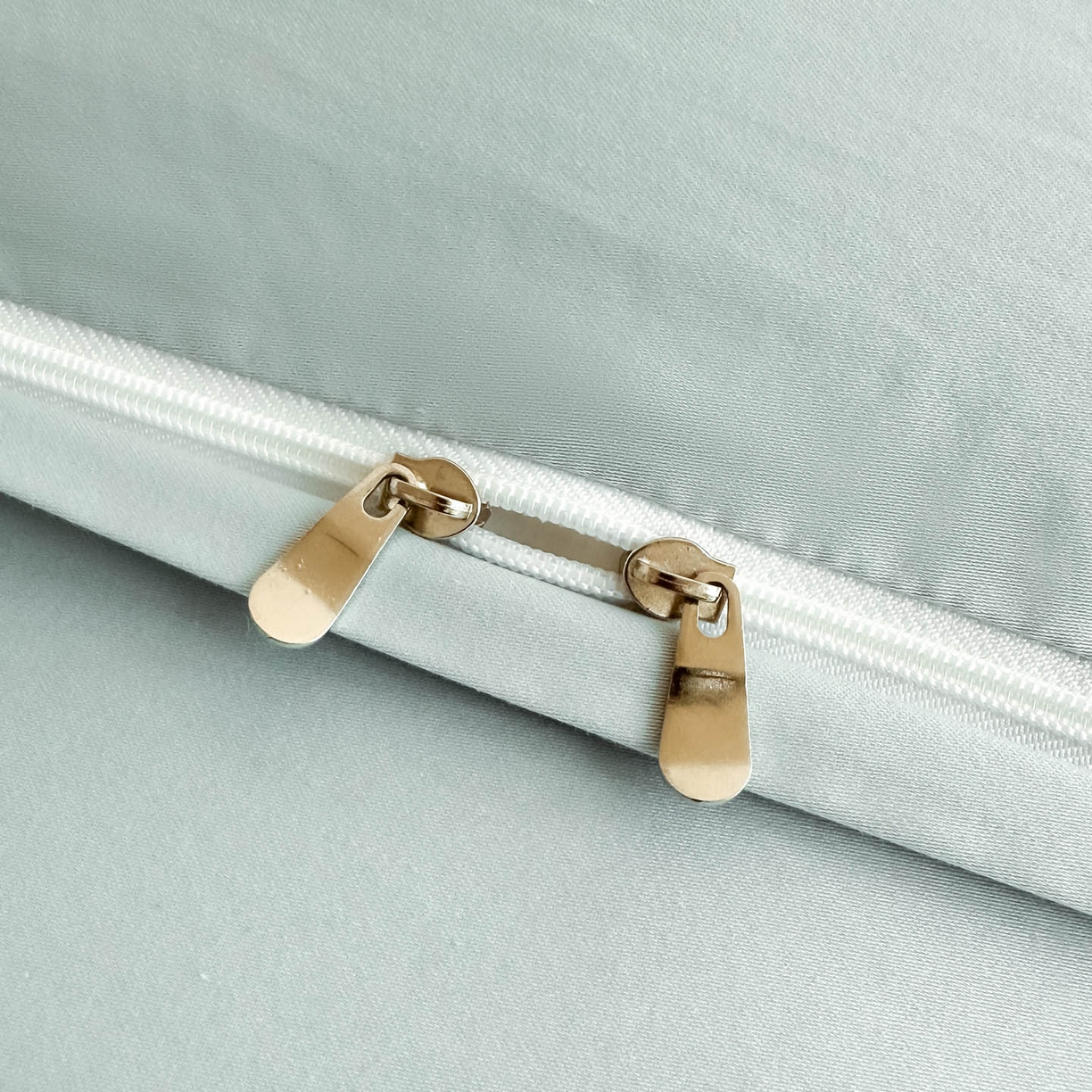 91家纺网 家纺一手货源 找家纺 润锦云 2026新款140克精品浮雕刺绣四件套-浮光韵梦 浮光韵梦-新芽兰