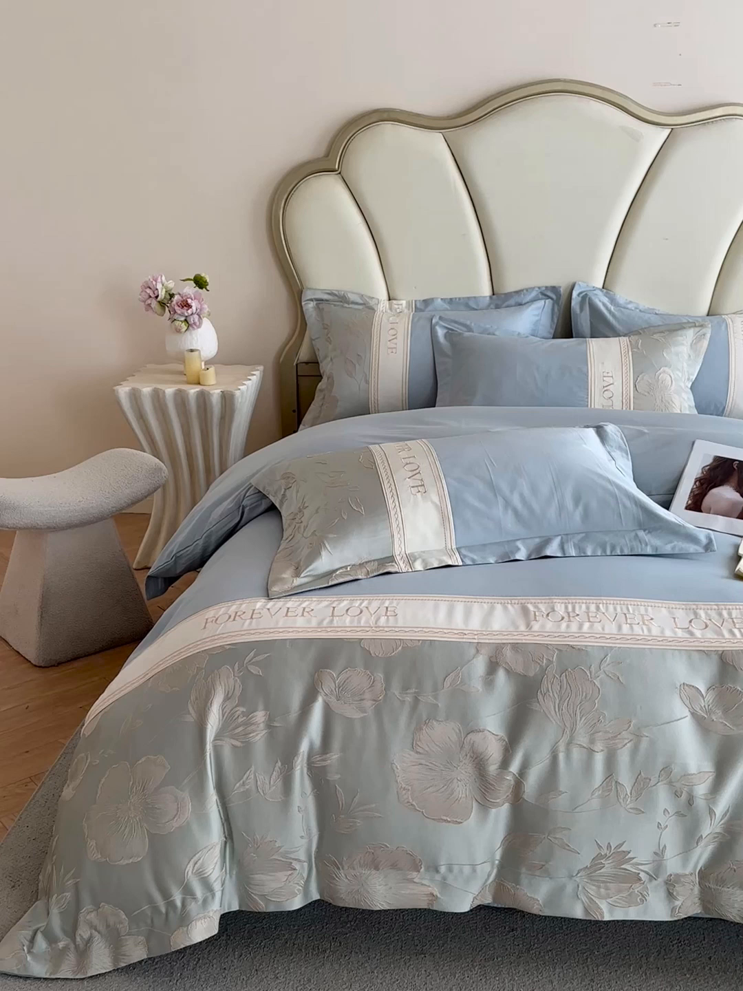 91家纺网 家纺一手货源 找家纺 润锦云 2026新款140克精品浮雕刺绣四件套-浮光韵梦 浮光韵梦-新芽兰