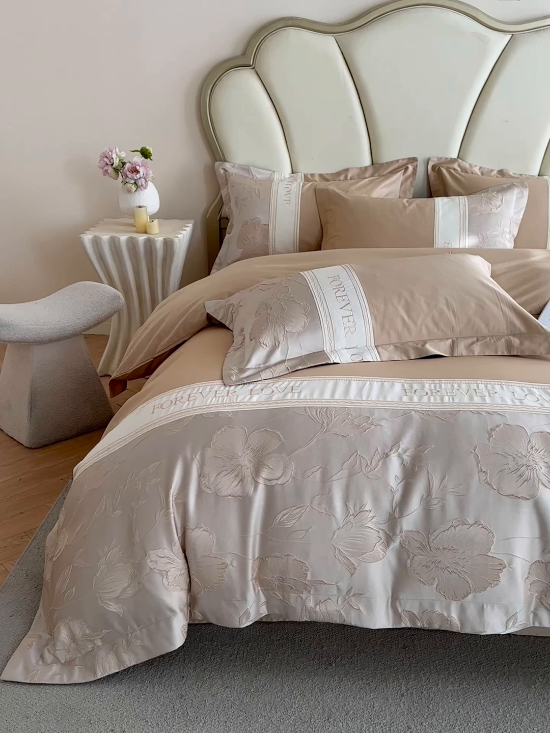 91家纺网 家纺一手货源 找家纺 润锦云 2026新款140克精品浮雕刺绣四件套-浮光韵梦 浮光韵梦-羊脂杏